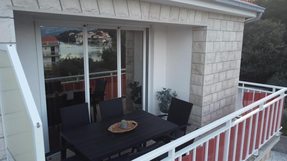Luxury Apartments Oasis Lumbarda Esterno foto