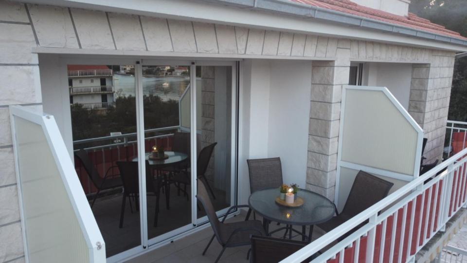 Luxury Apartments Oasis Lumbarda Esterno foto