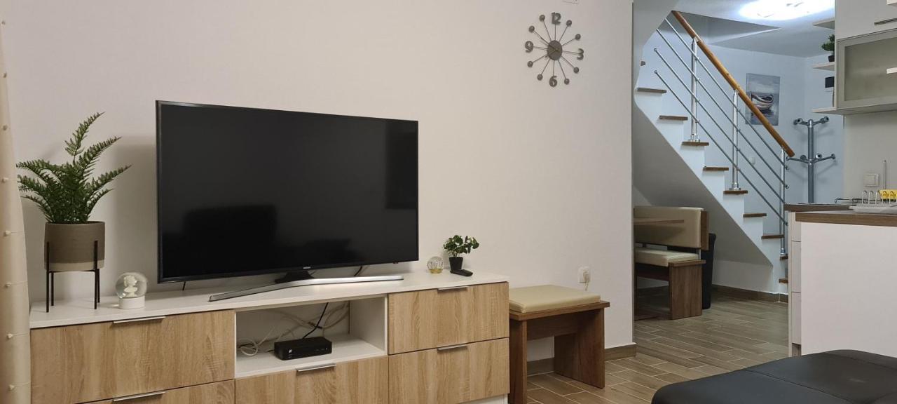 Luxury Apartments Oasis Lumbarda Esterno foto